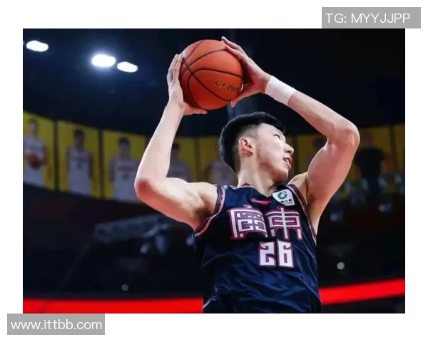 周琦在CBA比赛中表现抢眼,再次展现出个人实力和技术水平 周琦在CBA比赛中表现抢眼,再次展现出个人实力和技术水平