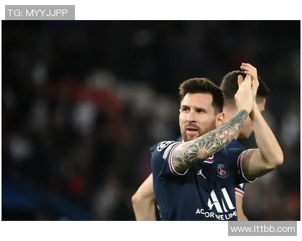 巴黎圣日耳曼战胜曼联梅西首次在欧冠中进球，展现超凡实力